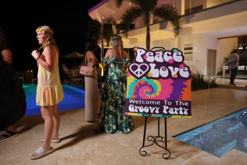 Groovy Party-19